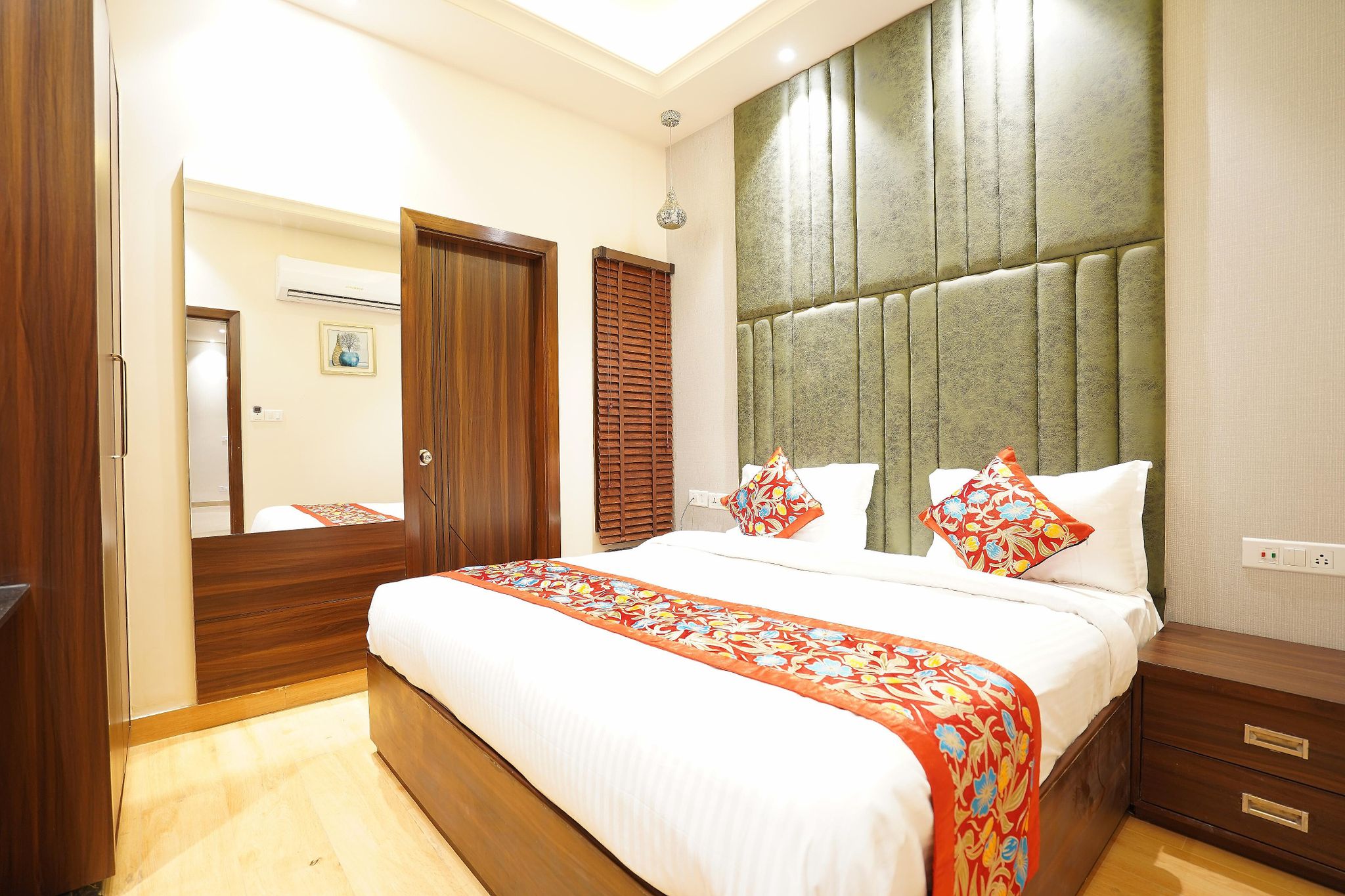 Hotel Magnum Standard Room 6