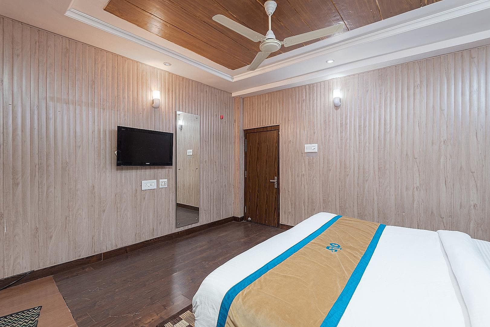 Hotel Anupam By DLS Hotels Deluxe Room 4