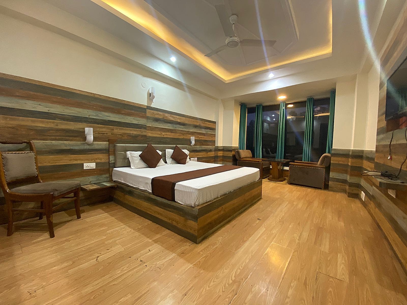 Family Room Lake View