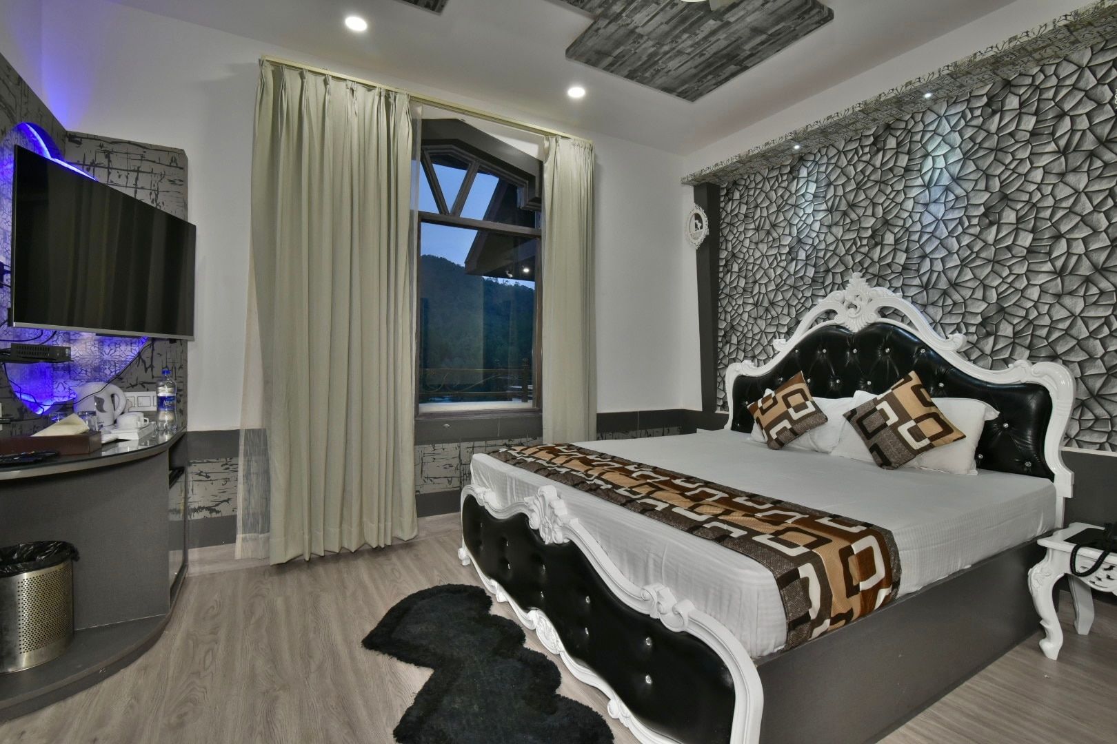 DLS Dalhousie Valley resort Luxury room 2