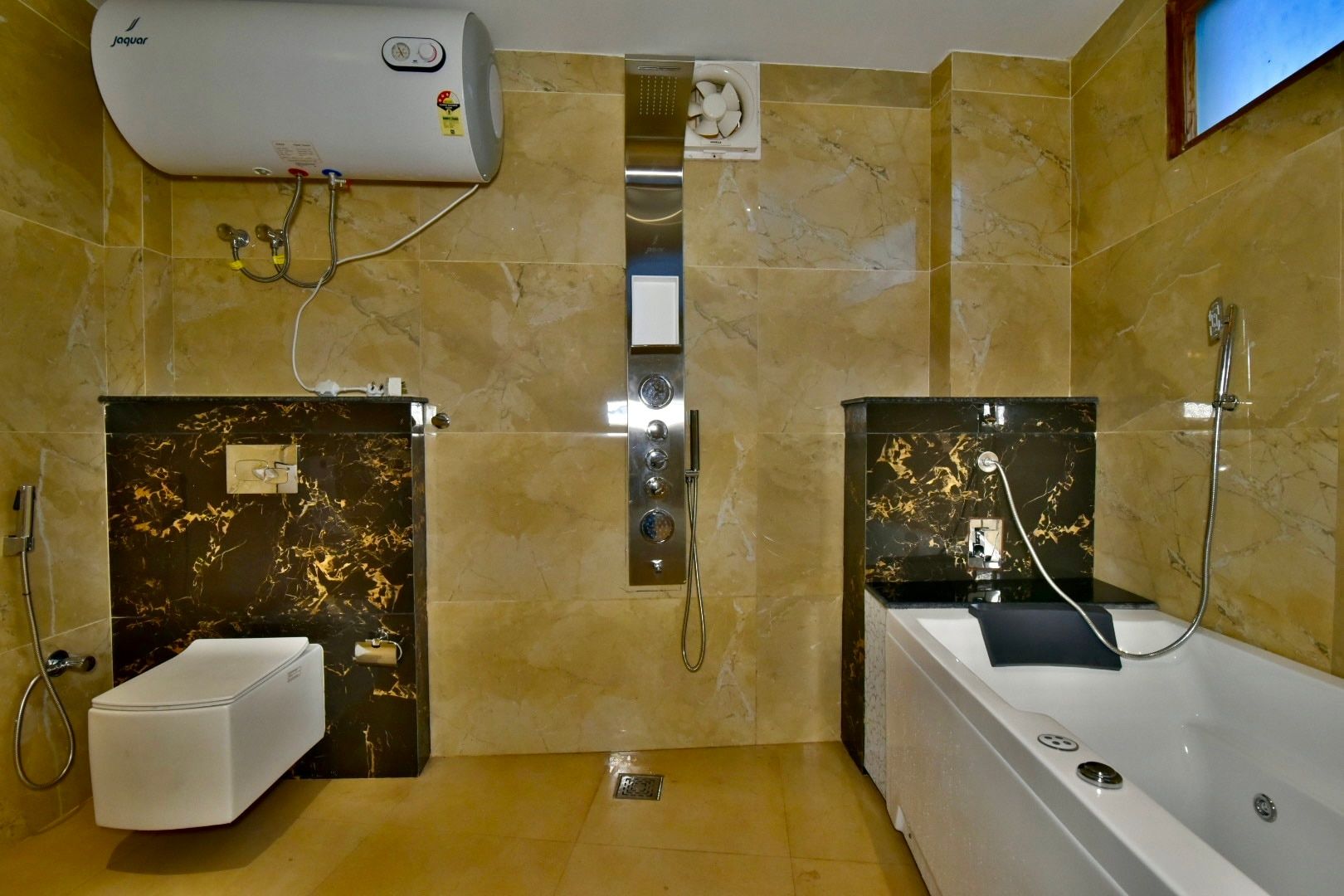 DLS Dalhousie Valley resort Luxury room 8