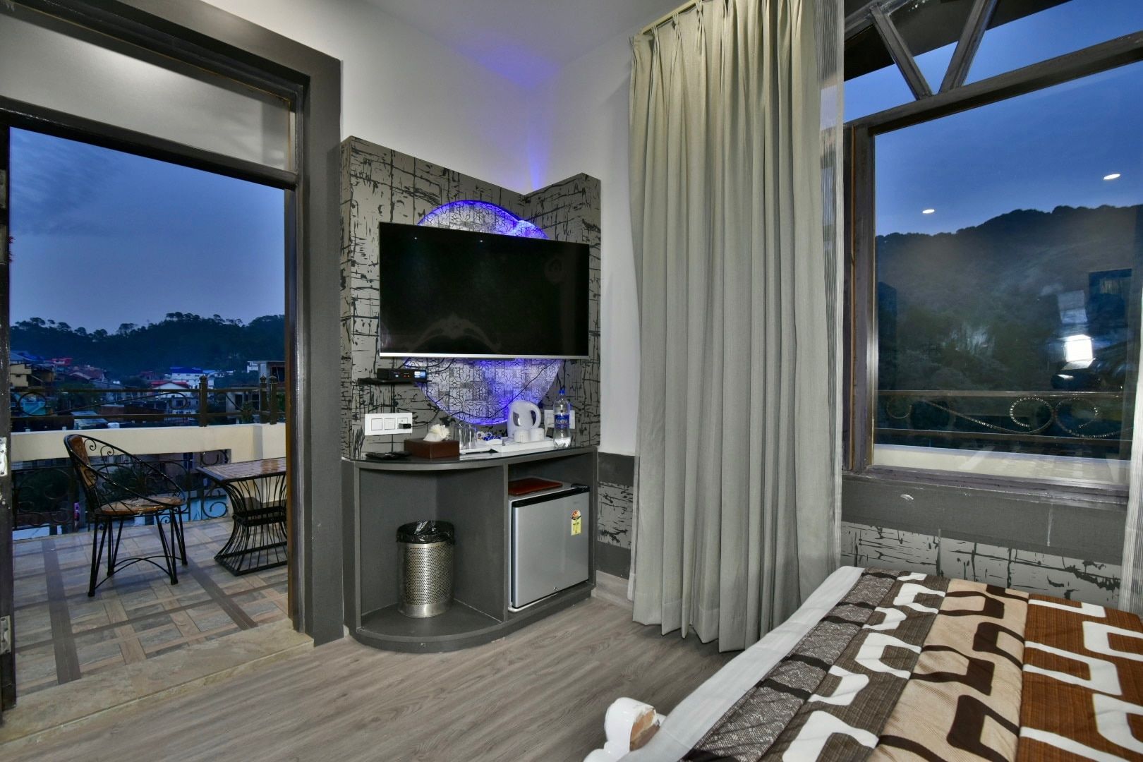 DLS Dalhousie Valley resort Luxury room 10
