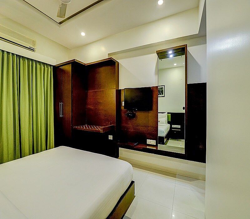Executive Twin
