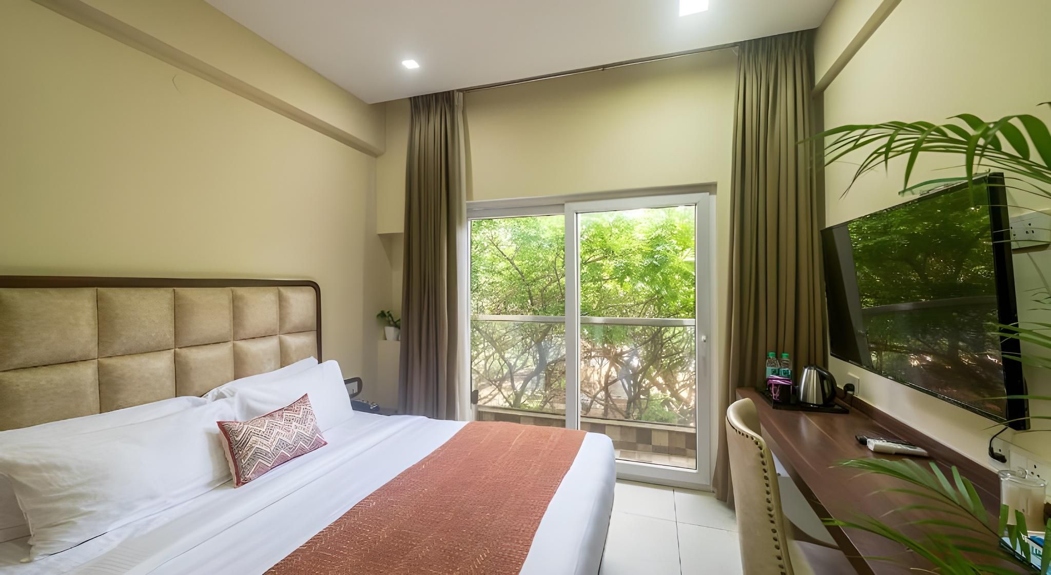 Deluxe Queen Room