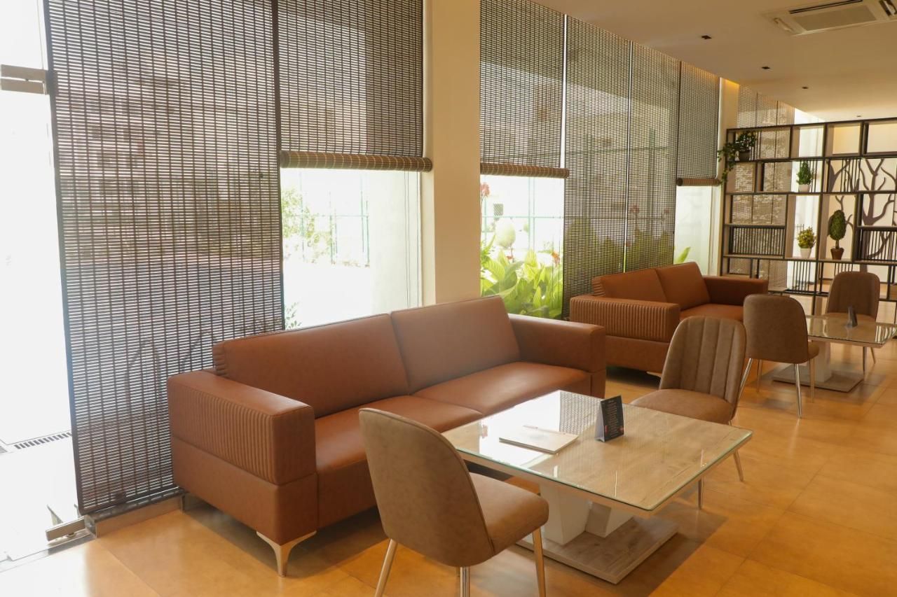 undefined VRR Astoria Hotel and Convention Centre 3