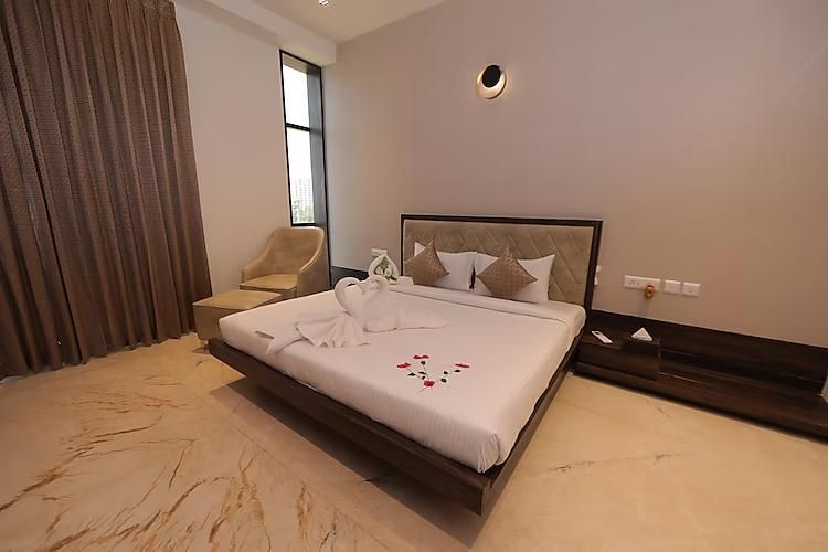 VRR Astoria Hotel and Convention Centre Deluxe room 3