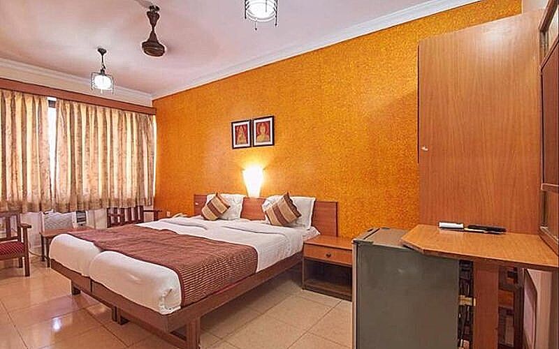 Hotel Manoshanti Double Room 3