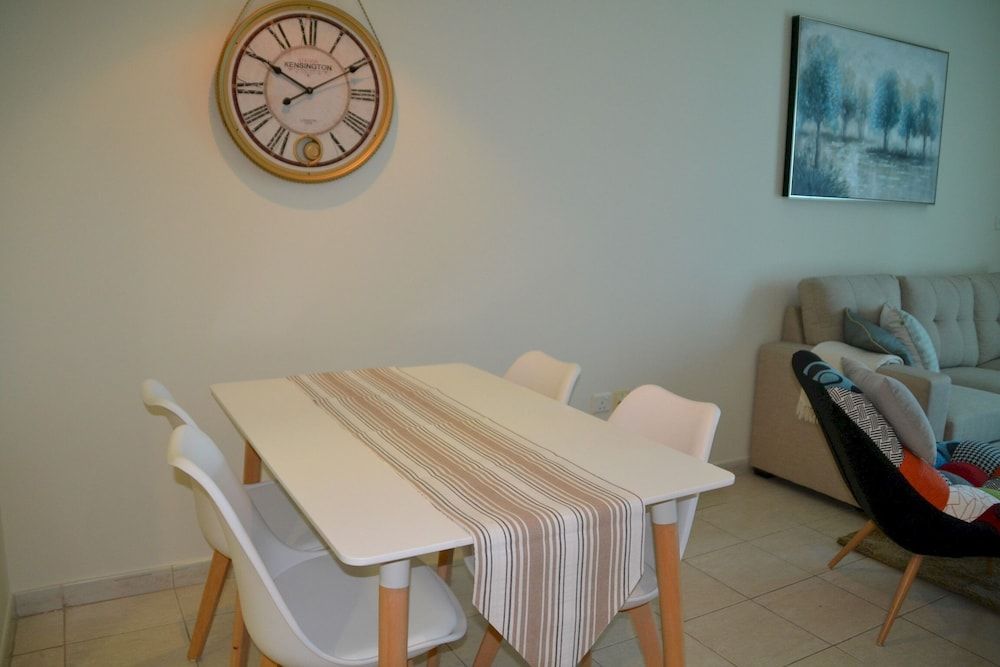 undefined Delightful Lake View 1 Bedroom in JLT 3