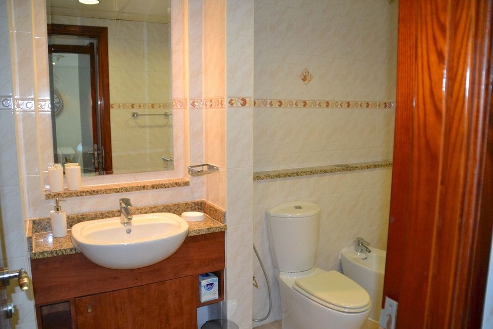 Delightful Lake View 1 Bedroom in JLT Apartment (1 Bedroom) 5