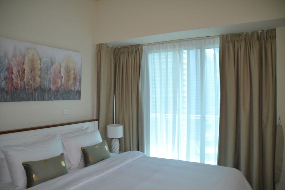 undefined Delightful Lake View 1 Bedroom in JLT 9