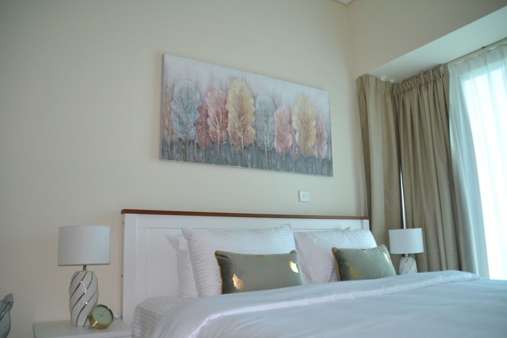 undefined Delightful Lake View 1 Bedroom in JLT 5