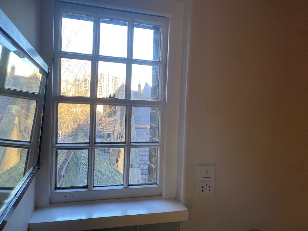 Victorian Building - Sleeps 5 - Pet Friendly Apartment 18