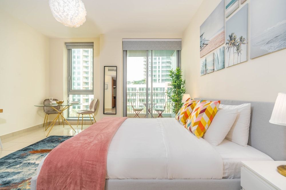 undefined LuxBnB Standpoint Tower BLVD Views 8