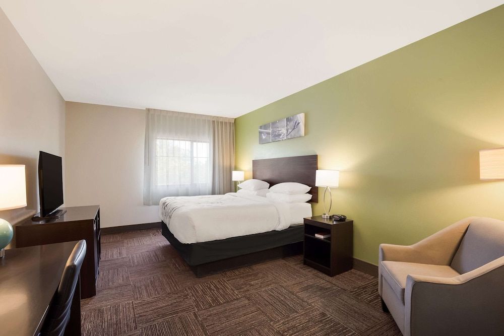 Sleep Inn & Suites North Mobile Saraland Standard Room, 1 King Bed, Non Smoking 2