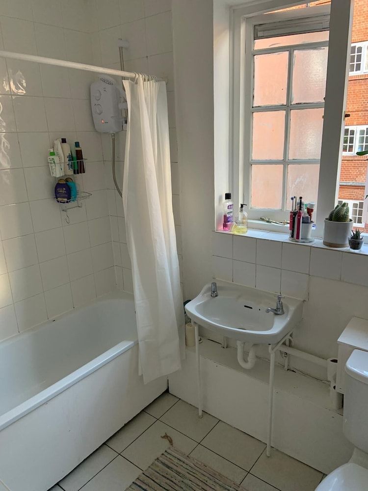 Charming 3-bed Apartment in London Apartment 4