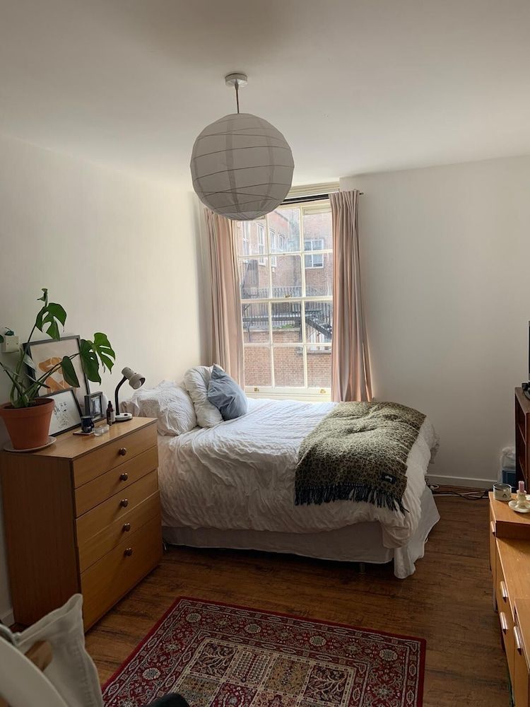 undefined Charming 3-bed Apartment in London 4