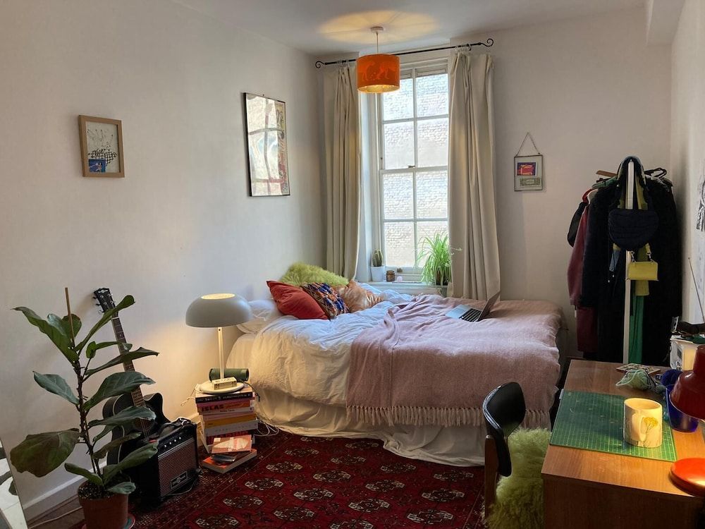 undefined Charming 3-bed Apartment in London 7