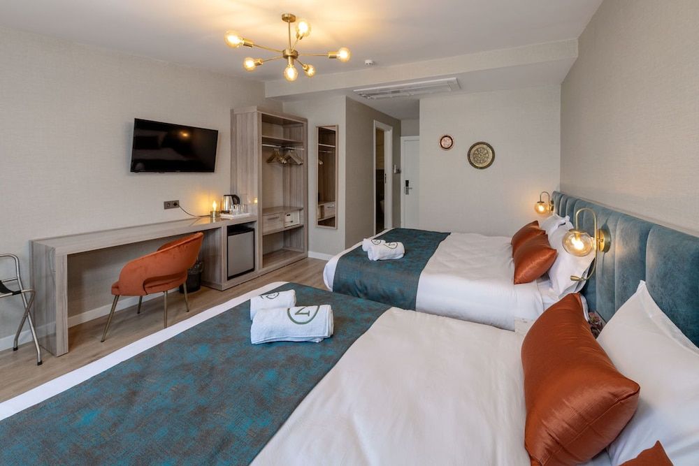 Nika Otel & Cafe Standard Quadruple Room 3