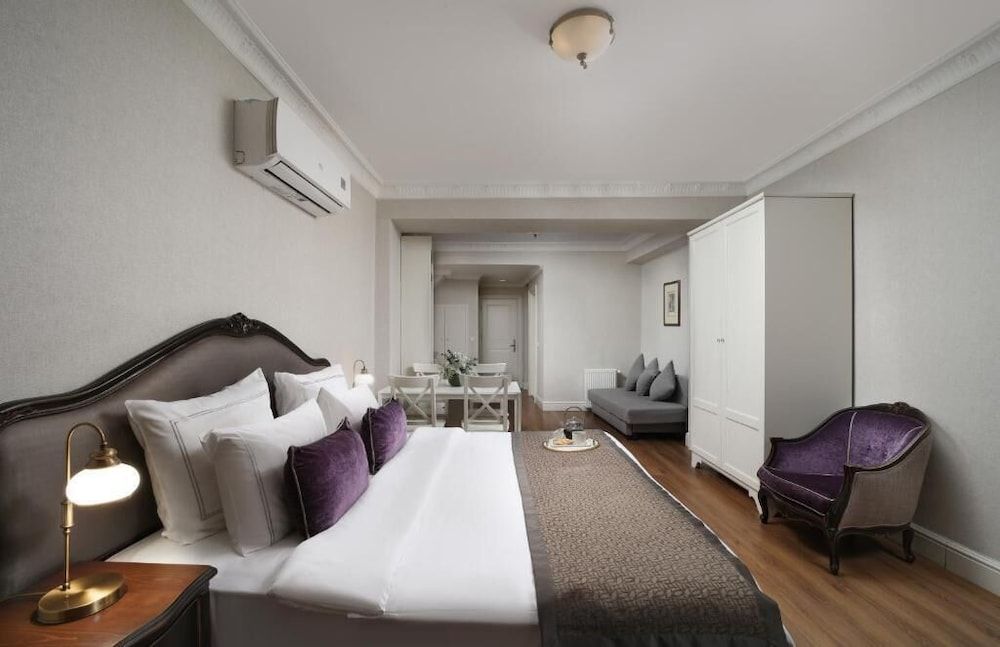 undefined Meroddi La Porta 2