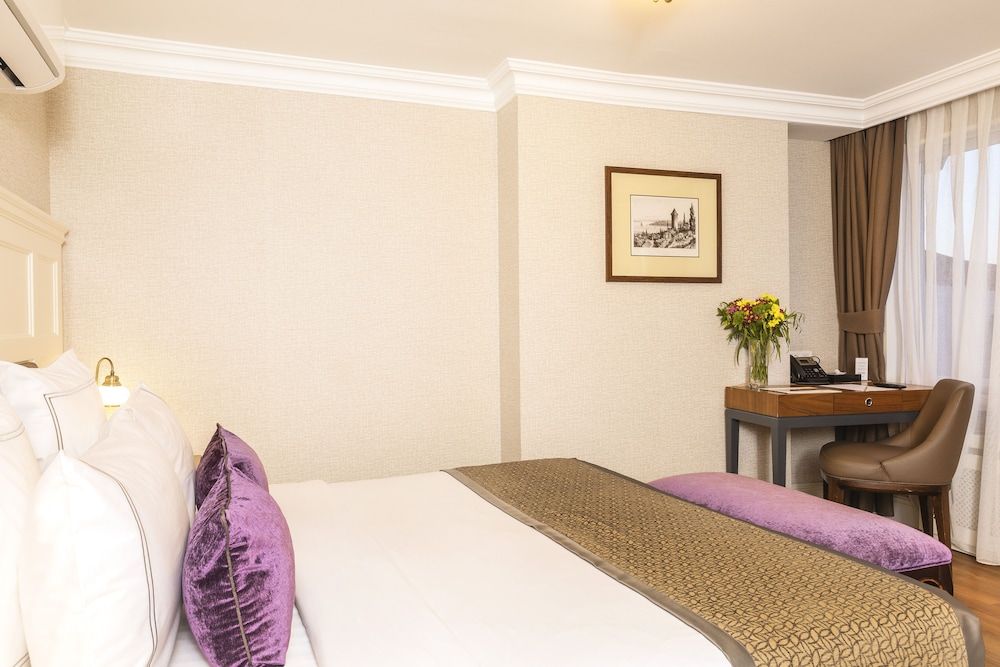 undefined Meroddi La Porta 9