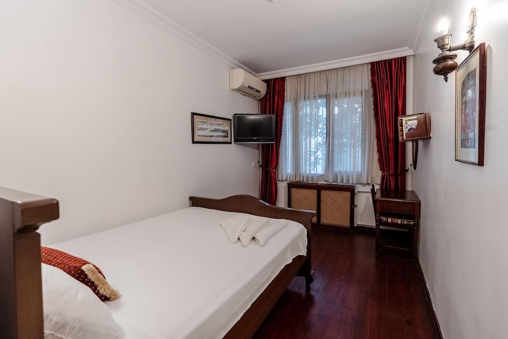 Şebnem Hotel Double Room 5