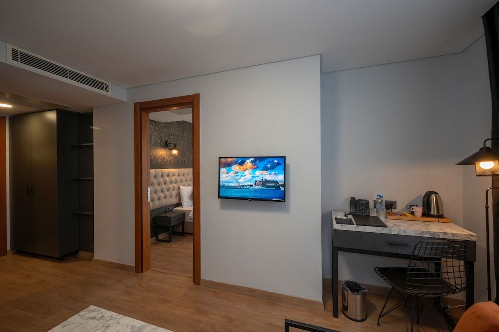 KA Hotel & Suites Standard Suite, 1 King Bed with Sofa bed 13