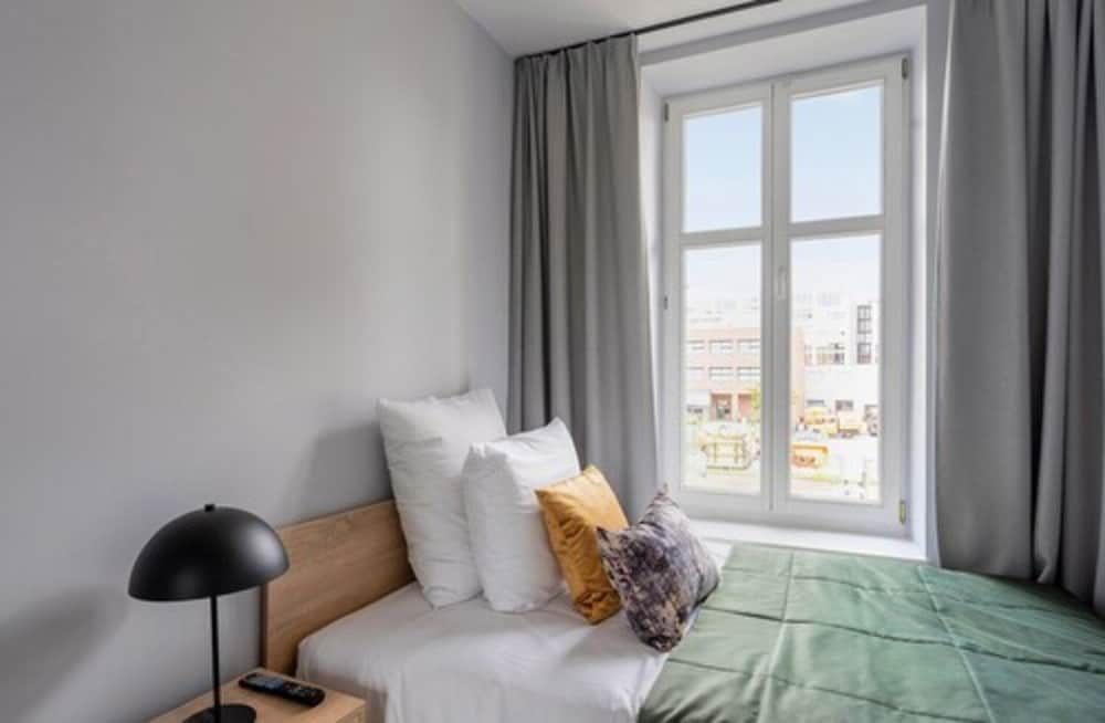 Numa Berlin Kater Large 3 Bedroom Apartment with Sofa Bed 4