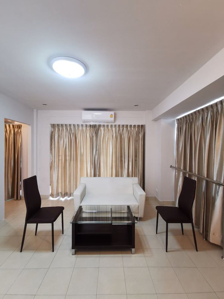 undefined W Residents 9