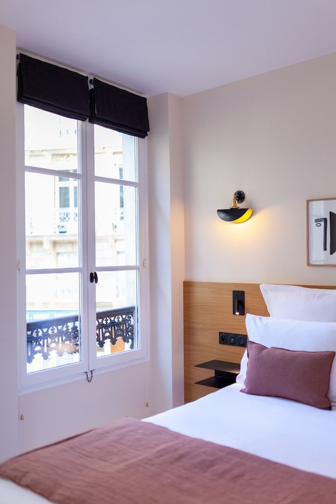 undefined Tinah - Champs Elysées 8