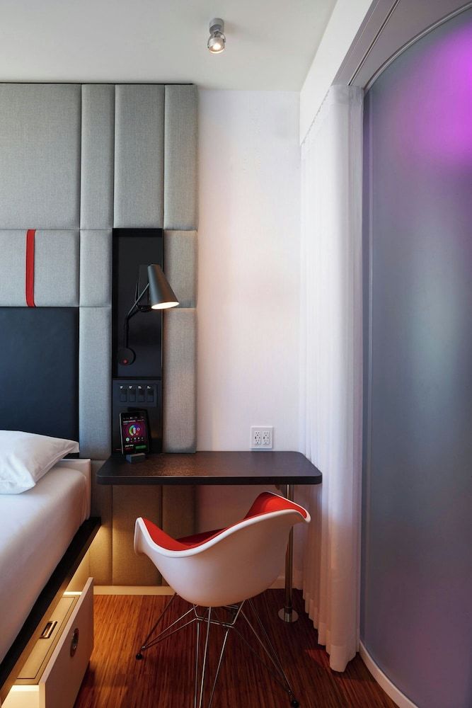 citizenM San Francisco Union Square Room, 1 King Bed (High Floor) 15