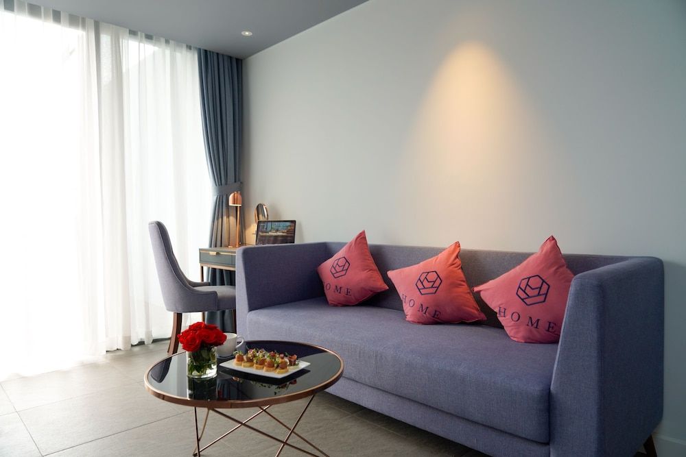 HOME Suite Balcony Double