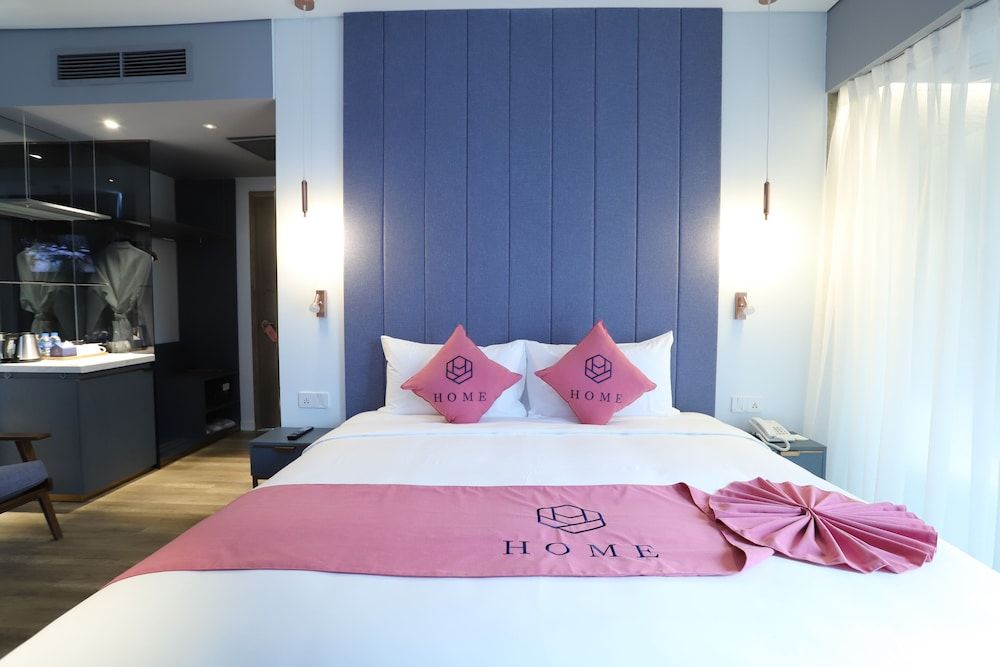 undefined HOME Hotel 6