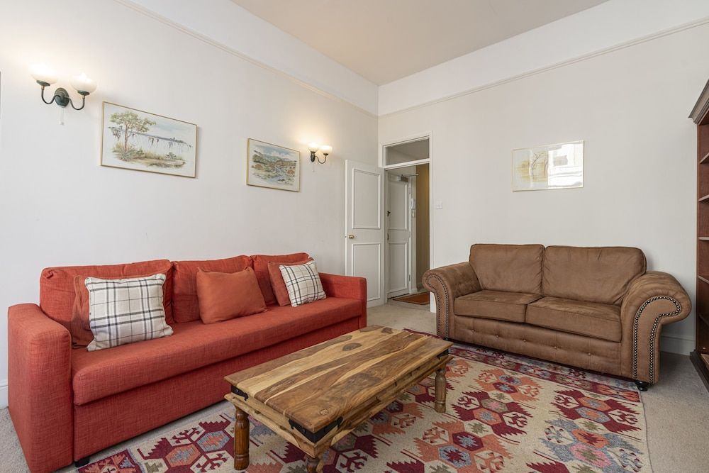 JOIVY Charming 1 Bed Flat, Sleeps 4 Apartment (1 Bedroom) 14