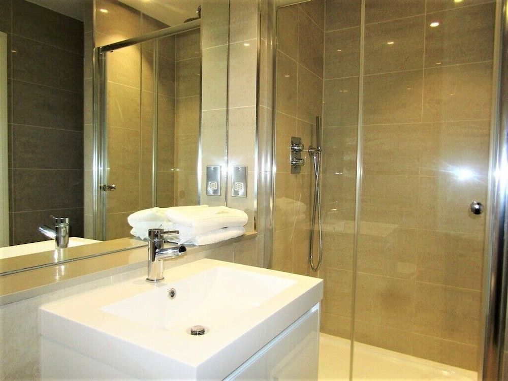 Stylish Private Double En-suite - 1 City Double Room 11