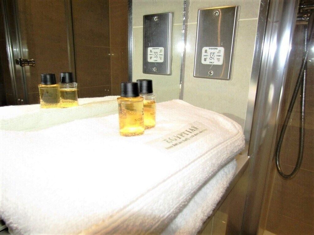 undefined Stylish Private Double En-suite - 1 10