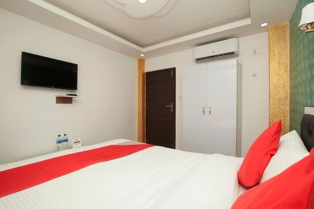 undefined OYO 776 Hotel R Valley View & Family 4