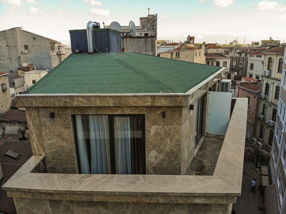 undefined Fama Karakoy 4