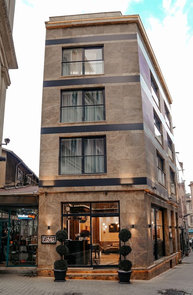 undefined Fama Karakoy 7