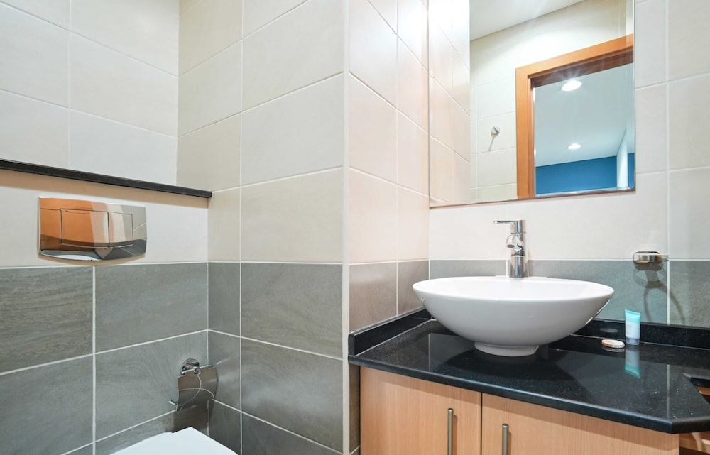 LUX - Marina Ocean View Suite 1 Deluxe Apartment 11
