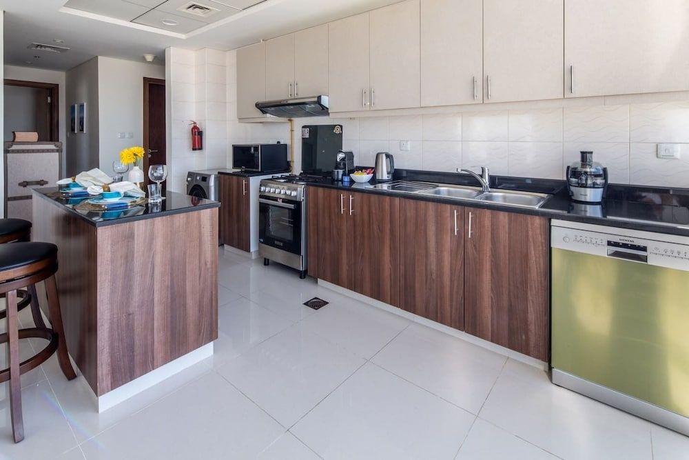 undefined Premier 2BR Apartment in JVC Community - Sleeps 5! 7