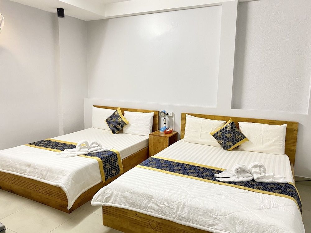 Thien Son Hotel Family Room 3