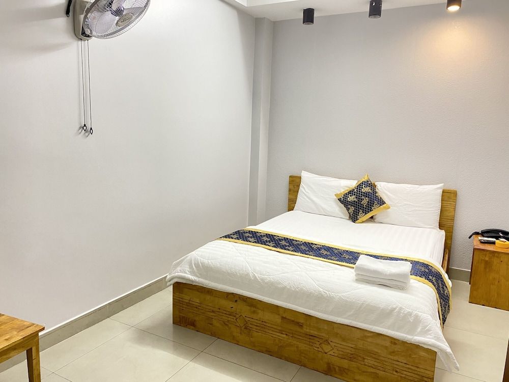 Thien Son Hotel Double Room 9