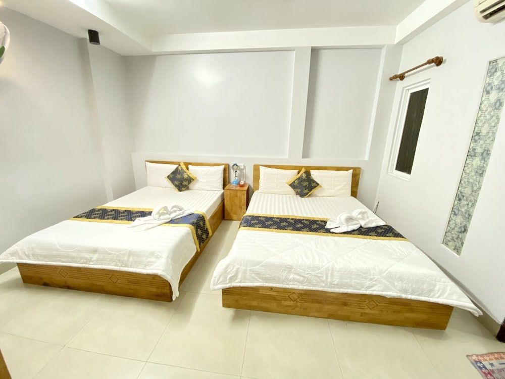 Thien Son Hotel Family Room 2