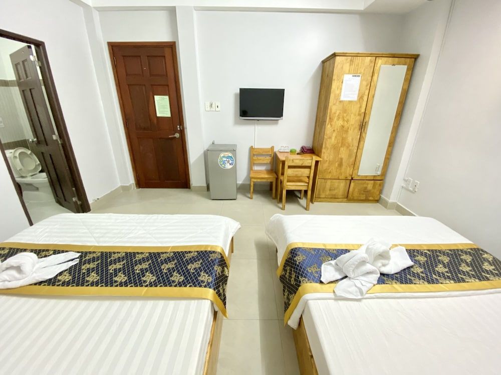 Thien Son Hotel Family Room 4
