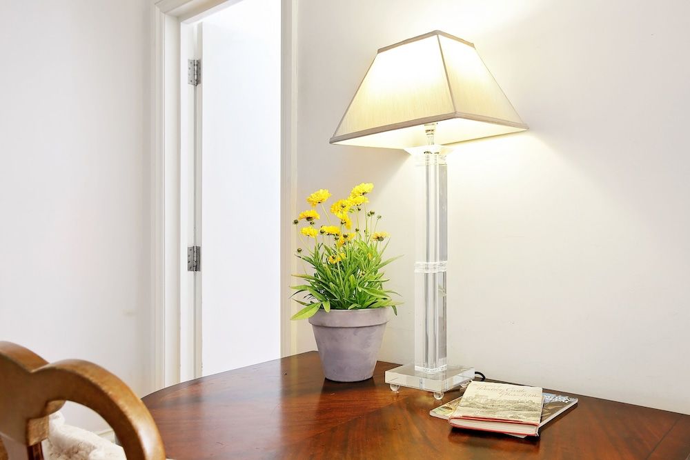 Classic Beautiful Apartment One-Bedroom Apartment 14