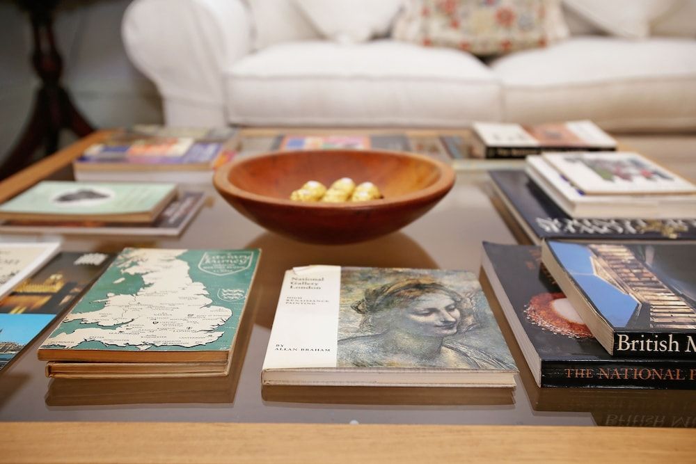 Classic Beautiful Apartment One-Bedroom Apartment 18