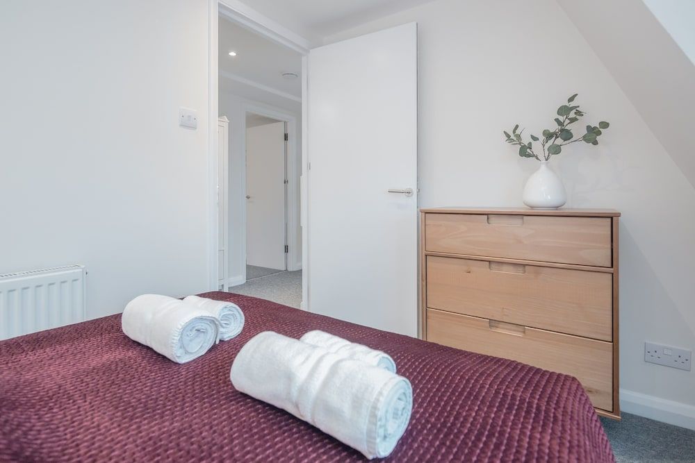 undefined Stunning 2 Bedroom Duplex Apt in Center of Camden 10