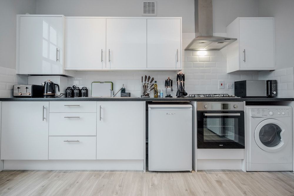 Stunning 2 Bedroom Duplex Apt in Center of Camden Club Suite 2