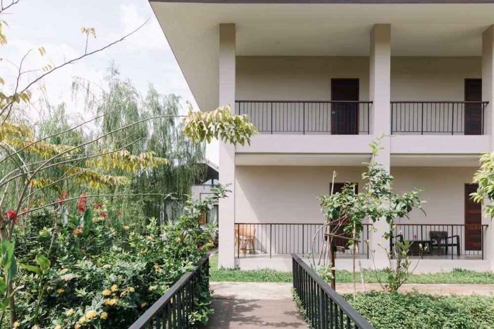 undefined Ploen Pirom 8