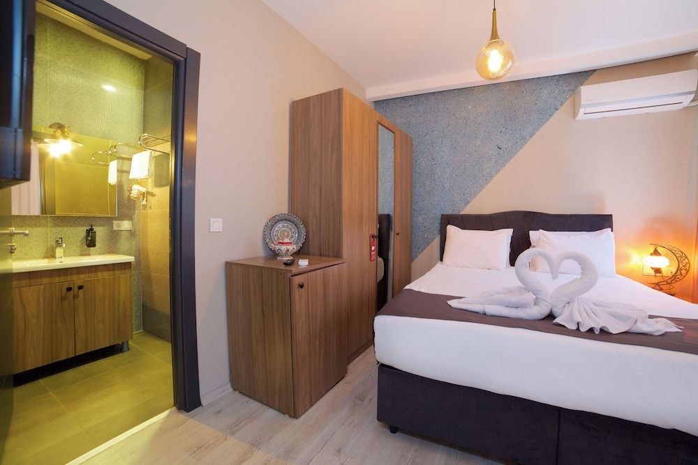 La Vida Hotel Deluxe Double Room with Terrace 2